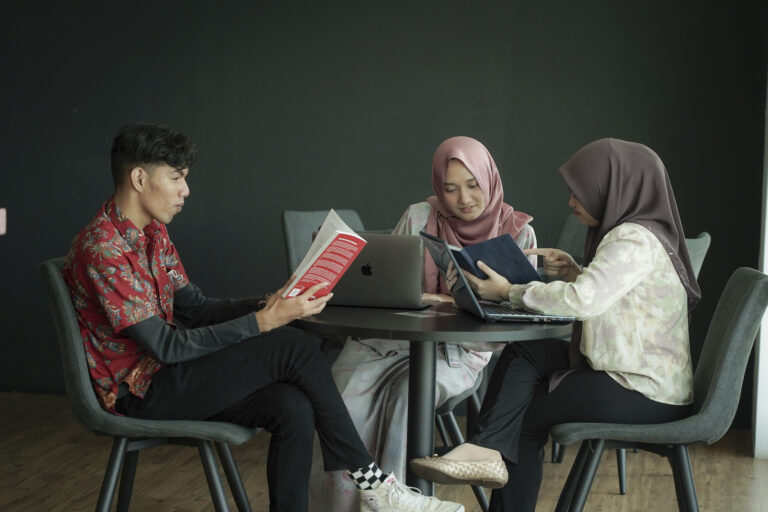 Tip untuk pelajar universiti elak kehabisan wang