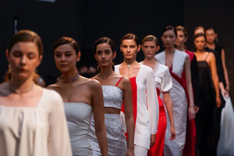 Kenal bentuk badan, reka sendiri pakaian anda