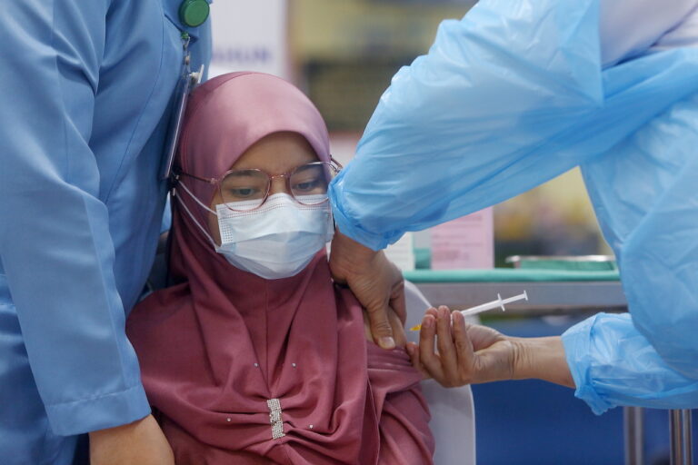 1,749 kes baharu Covid-19 dicatatkan semalam