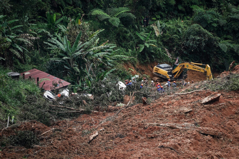 Tip dan panduan elak terperangkap dalam tanah runtuh