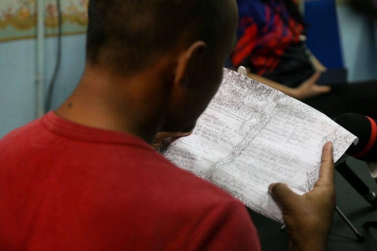 Kenapa ada yang bersedih di hari raya? 6 lagu raya ini ada jawapannya