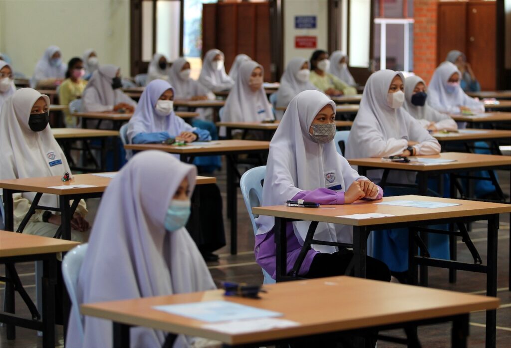 Tidak berpuas hati dengan keputusan SPM? Ini cara memohon semak semula