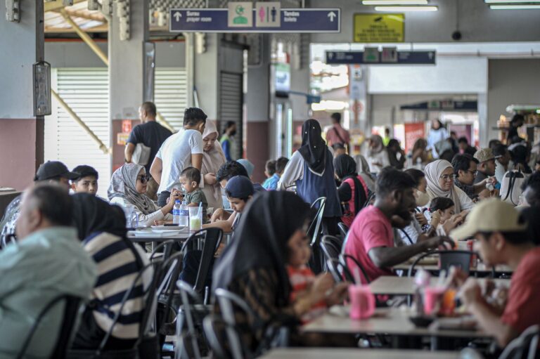 Pendapatan bawah RM5,249 dikira B40, T20 atas RM11,820