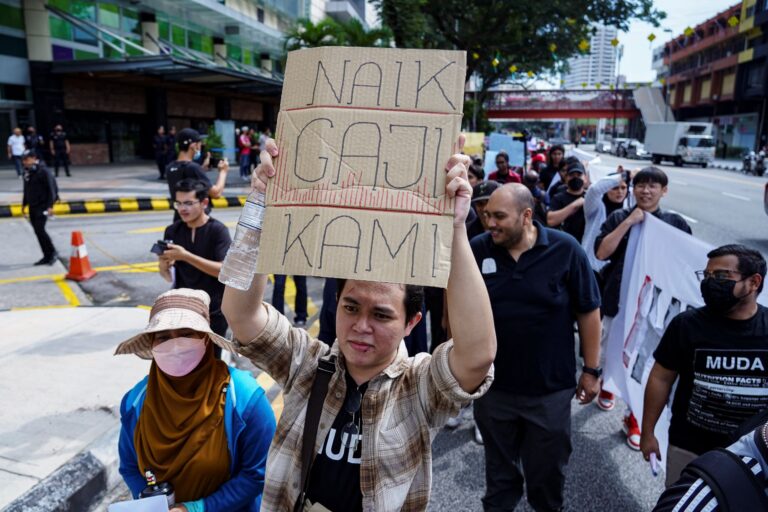 Sumbangan pampasan pekerja kepada KDNK merosot, hanya 32.4% pada 2022