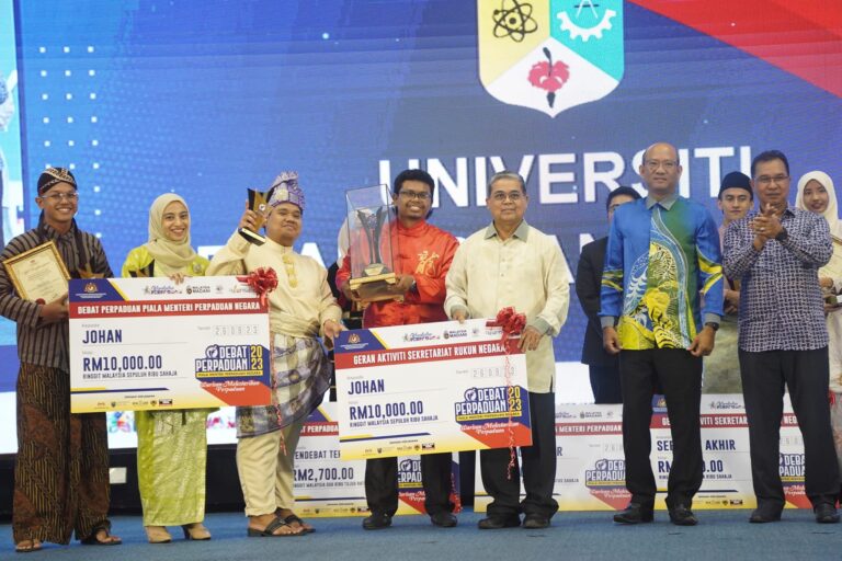 UKM juara Debat Perpaduan 2023