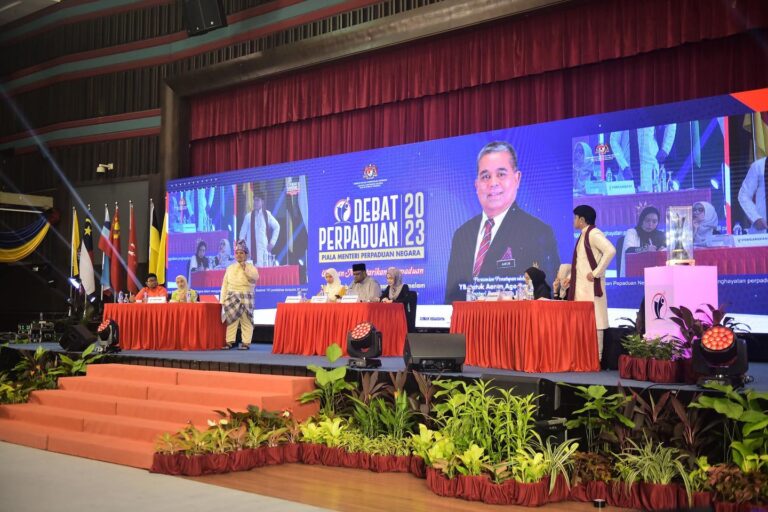 Menjuri debat: Pusingan akhir Debat Perpaduan 2023 di mata Relevan