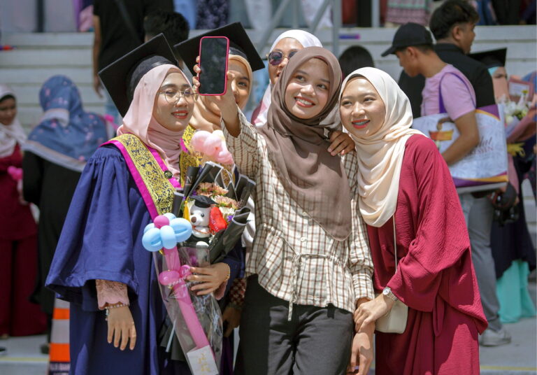 Belanjawan 2024: Yuran pendaftaran IPTA dihadkan bawah RM1,500, diskaun bayaran balik pinjaman PTPTN