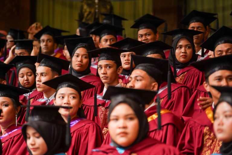 Jumlah siswazah menganggur berkurang, peningkatan tinggi dalam kategori majikan dan bekerja sendiri