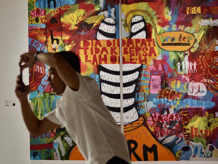 Sesat di Galeri Puteh: Lagu-lagu M. Nasir dalam seni tampak