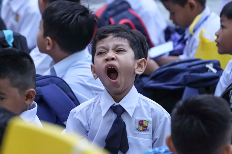 Tidur kena cukup, adik-adik