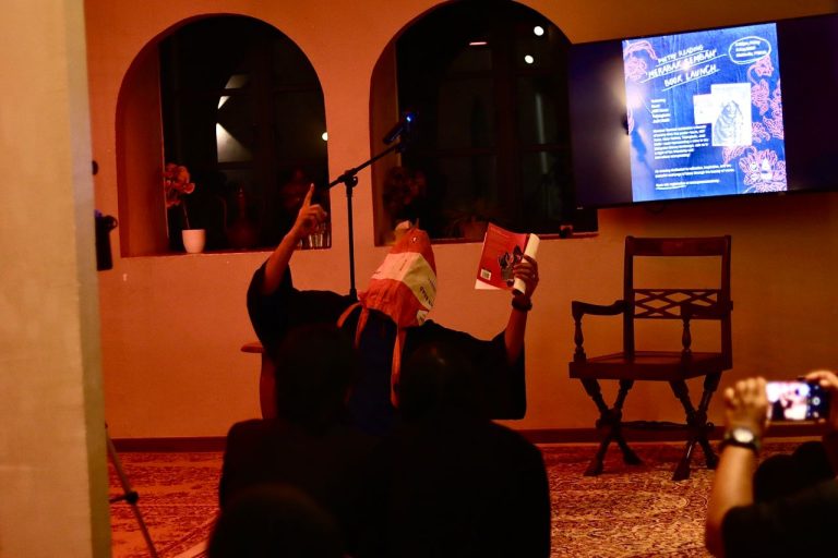 Merabakkan sembah dan belajar untuk tidak beri apa-apa tahi