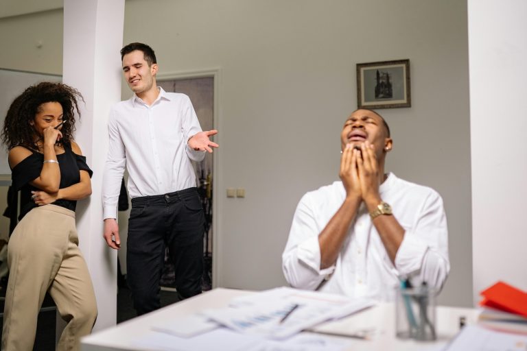 Bahaya jadi terlalu bijak di tempat kerja