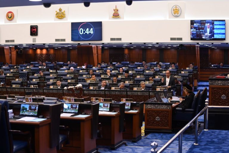 Belanjawan 2025: Defisit, GST dan gaji minimum
