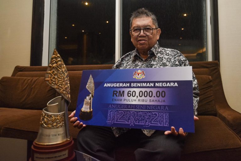 Lat, kartunis pertama diangkat sebagai Seniman Negara