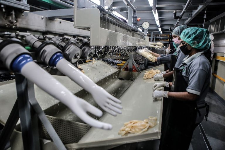 Misi mustahak kerajaan: Perbaiki agihan gaji