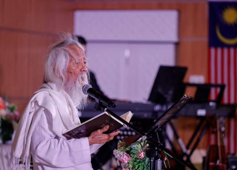 Petua menulis A. Samad Said dalam Ilham Di Tepi Tasik