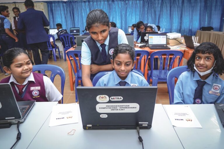 Ceburi kerjaya bidang keselamatan siber