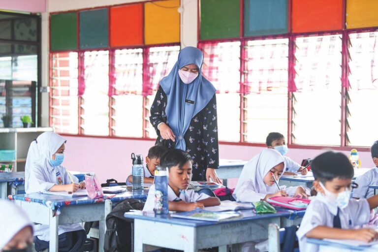 Guru bukan pembantu peribadi anak