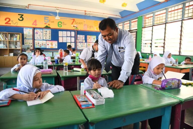 Cikgu marah bukan kerana benci