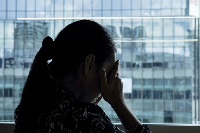 Gaji tak cukup, komitmen makin tinggi. Apa nak jadi?