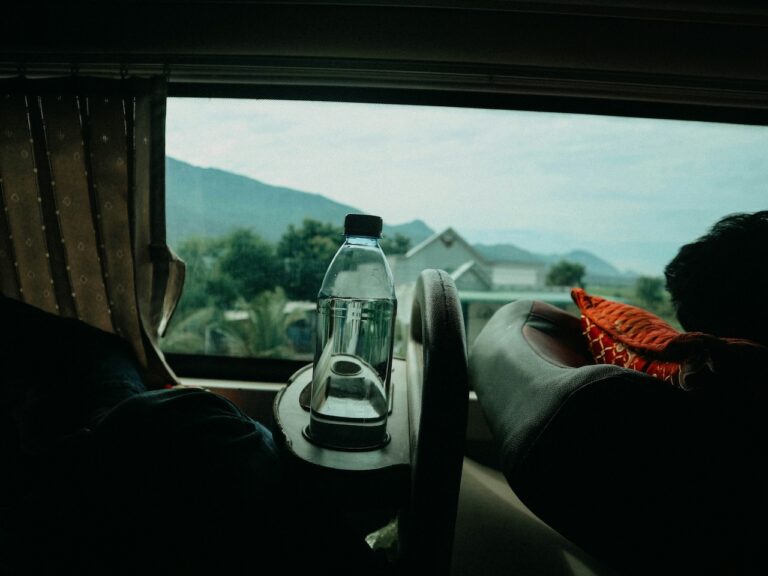 Bahaya minum air botol ditinggalkan dalam kereta